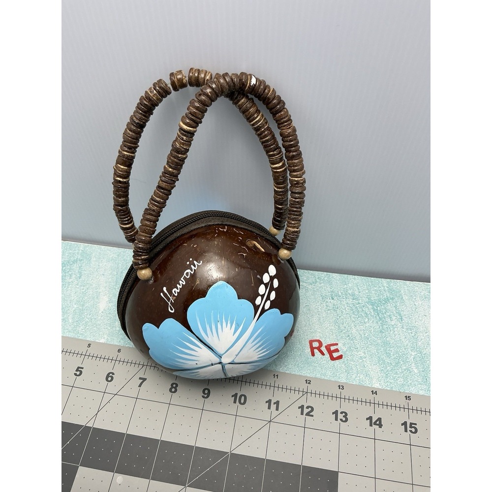 Hawaiian‎ Coconut Shell Purse